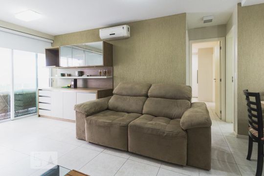 Sala de apartamento para alugar com 2 quartos, 78m² em Barra da Tijuca, Rio de Janeiro