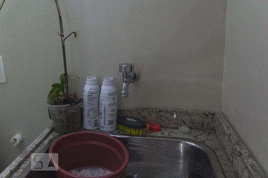 Área de Serviço de apartamento para alugar com 2 quartos, 78m² em Barra da Tijuca, Rio de Janeiro