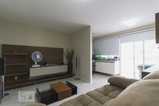 Sala de apartamento para alugar com 2 quartos, 78m² em Barra da Tijuca, Rio de Janeiro