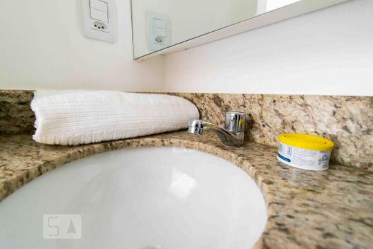 Pia do Banheiro de apartamento para alugar com 1 quarto, 40m² em Sul (águas Claras), Brasília