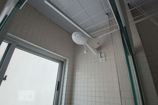 Banheiro de apartamento para alugar com 1 quarto, 24m² em Sé, São Paulo