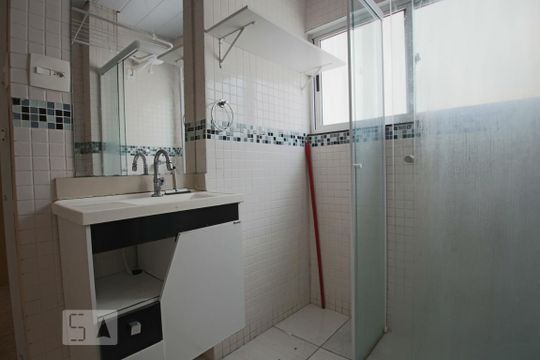 Banheiro de apartamento para alugar com 1 quarto, 24m² em Sé, São Paulo