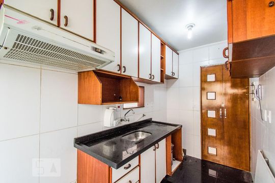 Cozinha de apartamento à venda com 2 quartos, 50m² em Jardim São Savério, São Paulo