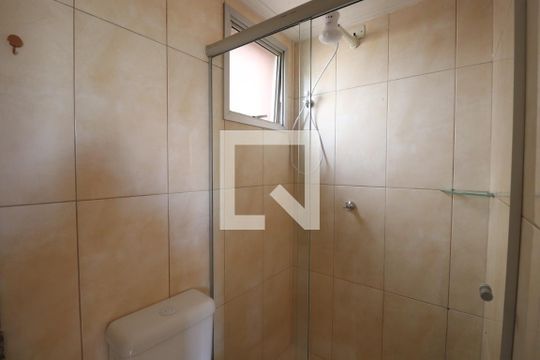 Banheiro da Suíte de apartamento para alugar com 3 quartos, 63m² em Jardim Flor da Montanha, Guarulhos