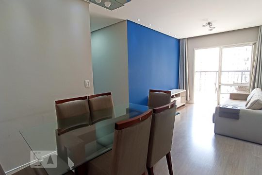 Sala de apartamento para alugar com 2 quartos, 69m² em Jardim Tupanci, Barueri