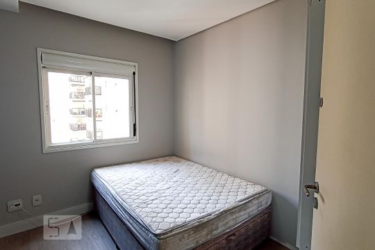 Quarto de apartamento para alugar com 2 quartos, 69m² em Jardim Tupanci, Barueri