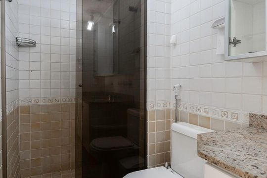 Banheiro de kitnet/studio à venda com 1 quarto, 45m² em Jacarepaguá, Rio de Janeiro