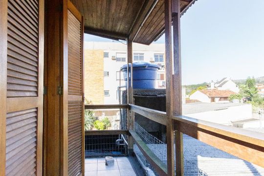 Sacada de casa à venda com 2 quartos, 60m² em Jardim Itu Sabará, Porto Alegre