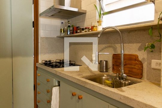 Cozinha de apartamento para alugar com 1 quarto, 50m² em Ipanema, Rio de Janeiro