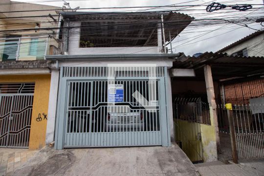 Fachada  de casa à venda com 7 quartos, 300m² em Jardim das Camélias, São Paulo