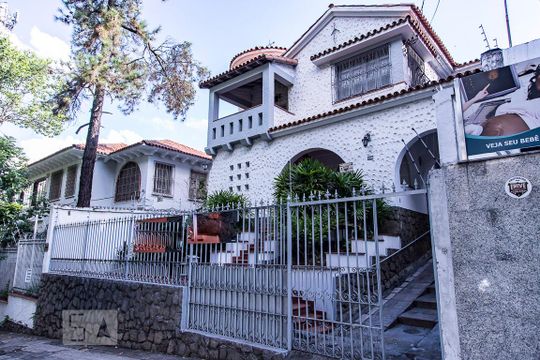 Fachada de casa à venda com 7 quartos, 350m² em Santo Agostinho, Belo Horizonte