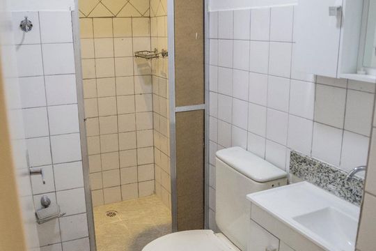 Banheiro de apartamento para alugar com 2 quartos, 44m² em Jardim Dona Sinhá, São Paulo