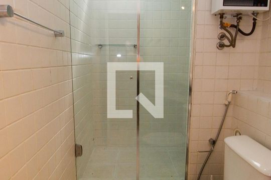 Banheiro da Suíte de apartamento para alugar com 1 quarto, 56m² em Vila Tramontano, São Paulo