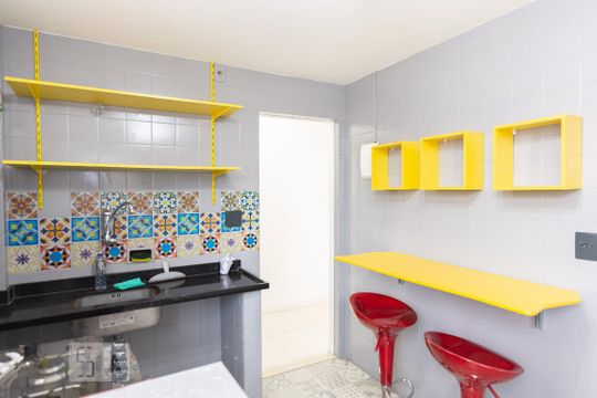 Cozinha de apartamento à venda com 3 quartos, 80m² em Grajaú, Rio de Janeiro