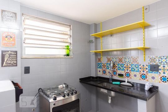 Cozinha de apartamento à venda com 3 quartos, 80m² em Grajaú, Rio de Janeiro