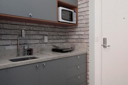 Cozinha de kitnet/studio para alugar com 1 quarto, 22m² em Centro, São Paulo