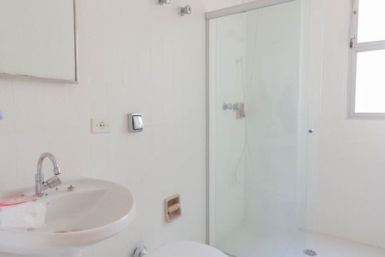 Banheiro de apartamento para alugar com 2 quartos, 75m² em Jardim Paulista, São Paulo