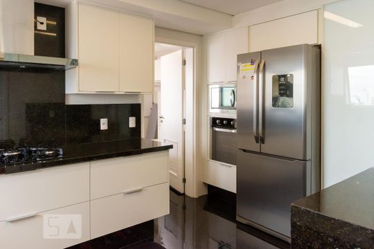 Cozinha de apartamento para alugar com 3 quartos, 181m² em Jardim Anália Franco, São Paulo