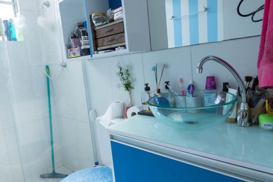 Banheiro de apartamento para alugar com 2 quartos, 56m² em Vila Homero Thon, Santo André