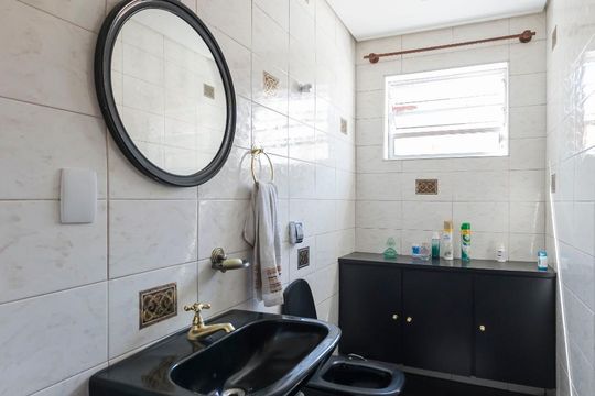 1o. Andar - Lavabo de casa à venda com 3 quartos, 210m² em Ipiranga, São Paulo