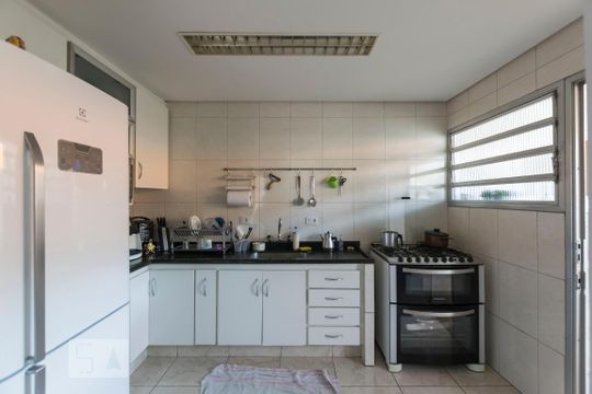 1o. Andar - Cozinha de casa para alugar com 3 quartos, 210m² em Ipiranga, São Paulo