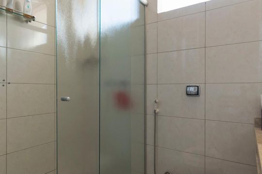 2o. Andar - Quarto 3 - Suíte/ Banheiro de casa para alugar com 3 quartos, 210m² em Ipiranga, São Paulo