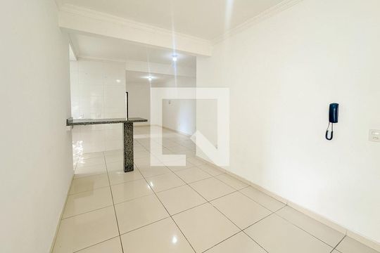 Sala de TV de apartamento para alugar com 2 quartos, 72m² em Ingleses do Rio Vermelho, Florianópolis