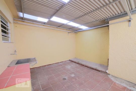 Quintal de casa à venda com 2 quartos, 74m² em Vila Congonhas, São Paulo