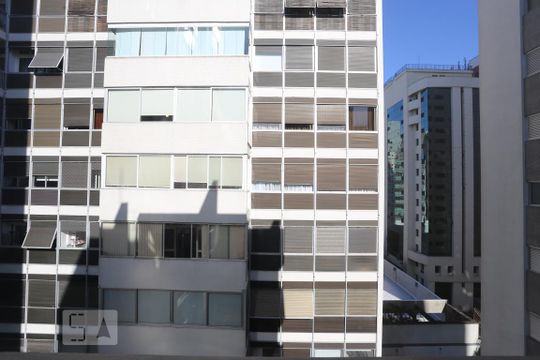 Vista de kitnet/studio para alugar com 1 quarto, 54m² em Higienópolis, São Paulo
