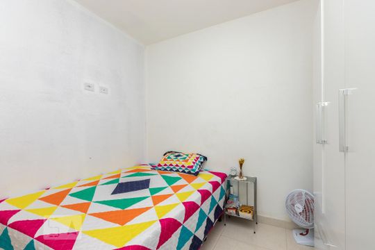Quarto 1 de casa de condomínio para alugar com 2 quartos, 45m² em Parada Xv de Novembro, São Paulo