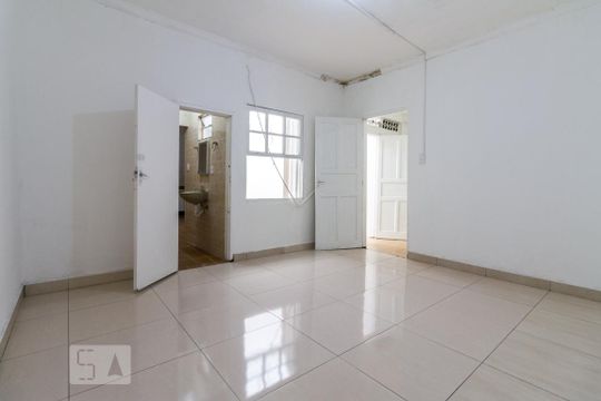 Quarto de Serviço  de casa à venda com 5 quartos, 250m² em Vila Canero, São Paulo