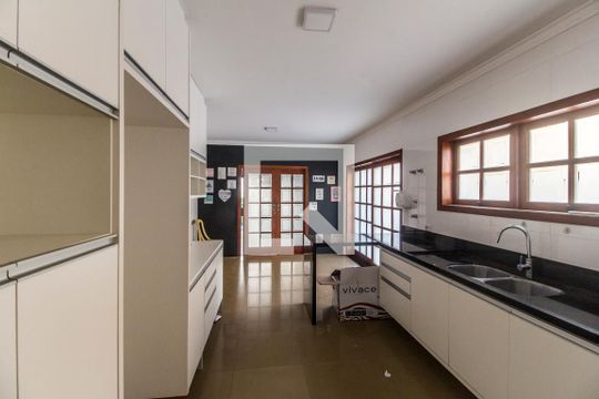 Cozinha de casa de condomínio para alugar com 4 quartos, 350m² em Alphaville, Santana de Parnaíba