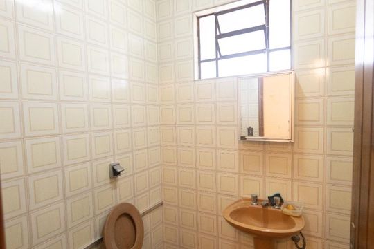 Banheiro Garagem  de casa para alugar com 4 quartos, 1200m² em Vila Celeste, São Paulo