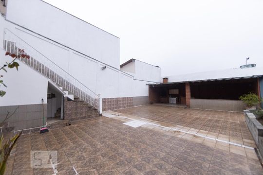 Área Externa (fundos) de casa para alugar com 4 quartos, 1200m² em Vila Celeste, São Paulo