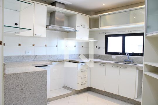 Cozinha de apartamento para alugar com 4 quartos, 230m² em Vila Regente Feijó, São Paulo