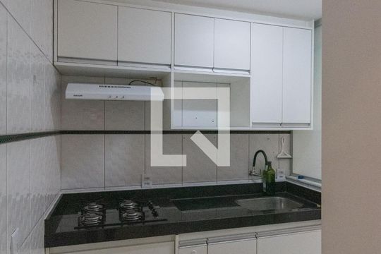 Cozinha de apartamento à venda com 2 quartos, 54m² em Vila Pompéia, Campinas