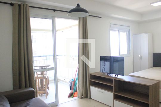 Sala de kitnet/studio para alugar com 1 quarto, 38m² em Jardim Flor da Montanha, Guarulhos