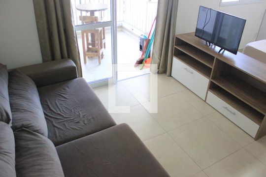 Sala de kitnet/studio para alugar com 1 quarto, 38m² em Jardim Flor da Montanha, Guarulhos