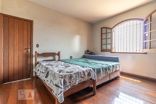 Quarto 1 de casa à venda com 3 quartos, 386m² em Palmares, Belo Horizonte