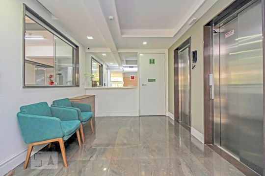 Hall de Entrada de apartamento à venda com 2 quartos, 40m² em Santa Cecília, Porto Alegre
