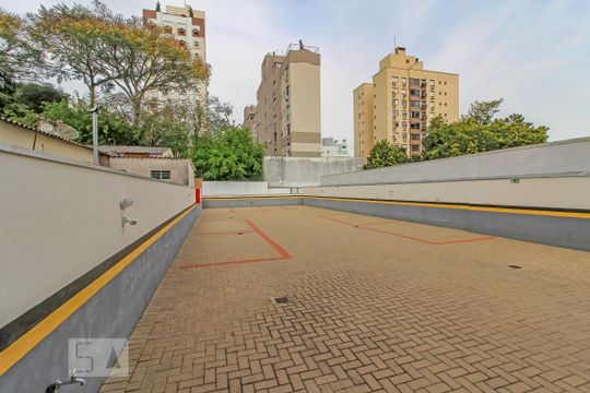 Garagem de apartamento à venda com 2 quartos, 40m² em Santa Cecília, Porto Alegre