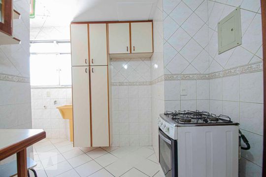Cozinha de apartamento à venda com 2 quartos, 60m² em Maracanã, Rio de Janeiro