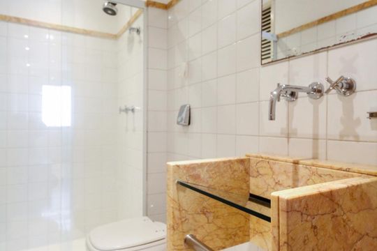 Banheiro  de apartamento para alugar com 1 quarto, 90m² em Vila Regente Feijó, São Paulo