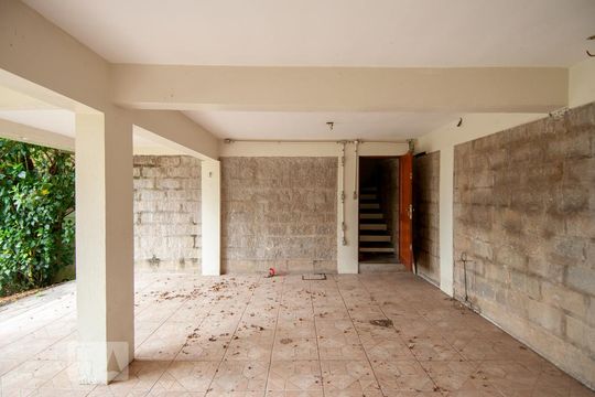 Garagem de casa à venda com 4 quartos, 216m² em Protásio Alves, Porto Alegre