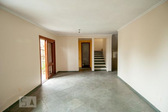 Casa à venda com 4 quartos, 216m² em Protásio Alves, Porto Alegre