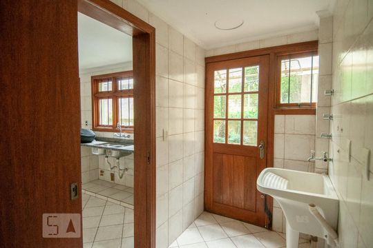 Área de Serviço de casa à venda com 4 quartos, 216m² em Protásio Alves, Porto Alegre