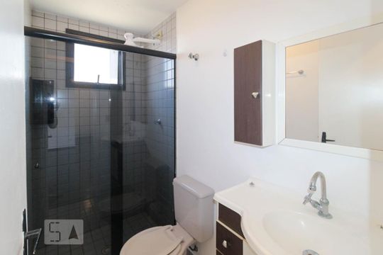 Banheiro de apartamento à venda com 2 quartos, 52m² em Jardim Celeste, São Paulo