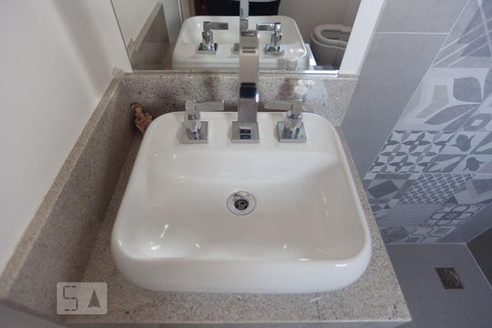 Banheiro de casa à venda com 4 quartos, 270m² em Jardim Magnólia, Campinas