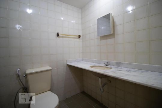 Banheiro de kitnet/studio à venda com 1 quarto, 40m² em Centro, Campinas