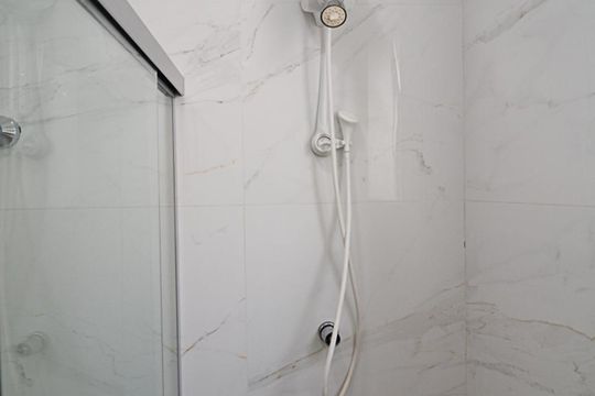 Banheiro social de apartamento para alugar com 3 quartos, 154m² em Buritis, Belo Horizonte